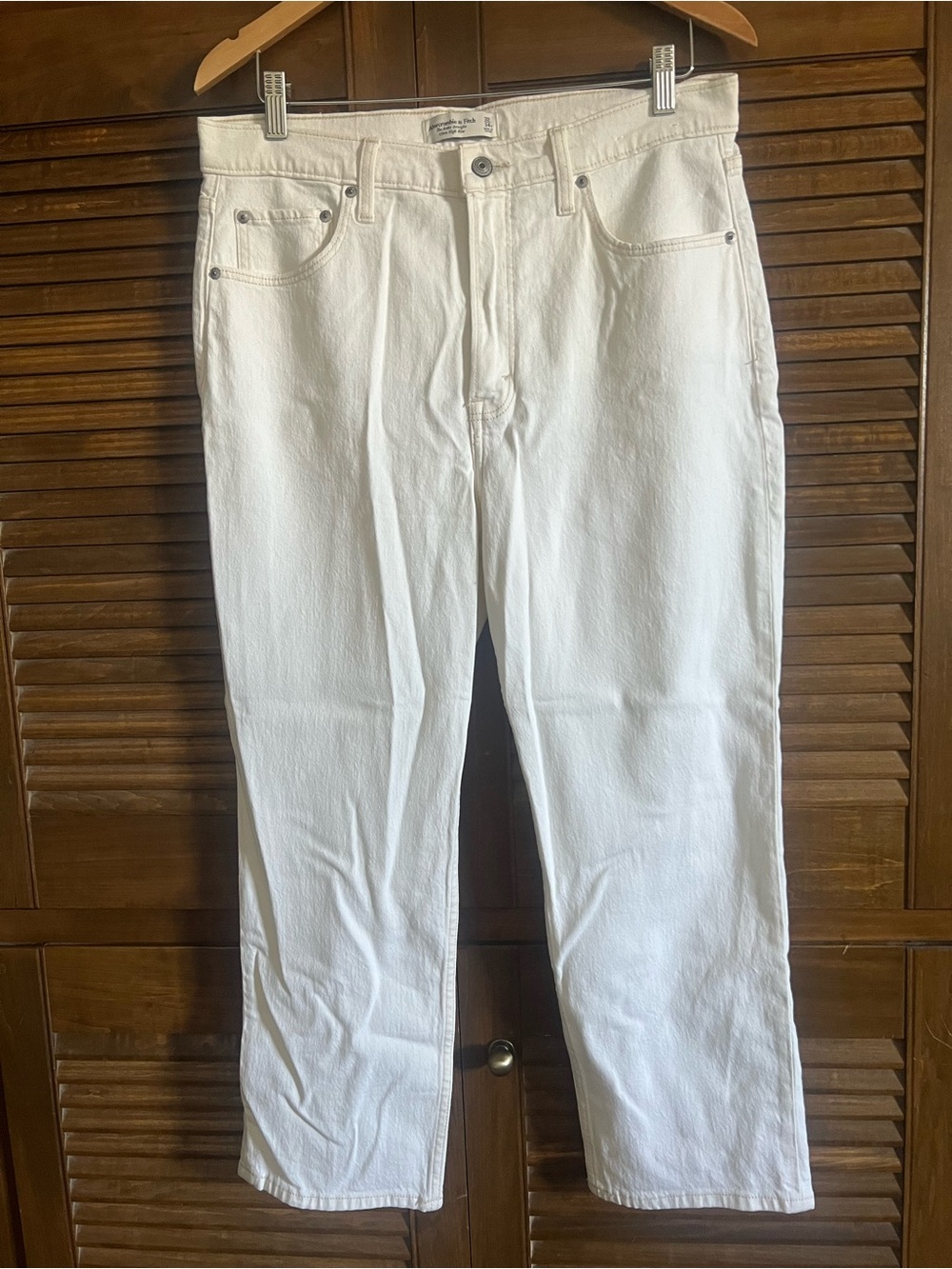 Abercrombie & Fitch White Relaxed Straight-Leg Jeans